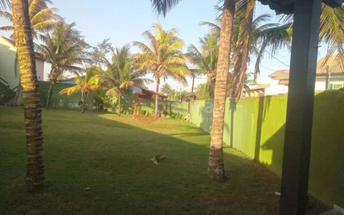 Imagem Terreno de 659 m² murado e cercado a 2 quadras da Praia do Foguete.