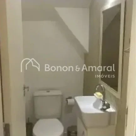 Imagem Venha conhecer seu novo lar! Uma casa cheia de charme e conforto, localizada em um dos melhores pont...