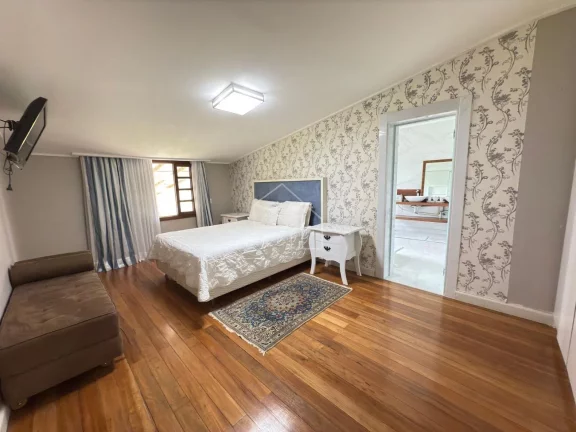 Imagem CASA EM PEDRA AZUL