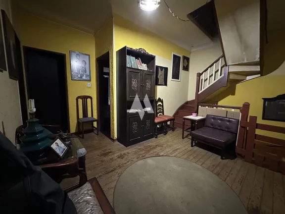 Imagem Casa com 4 quartos e 6 banheiros à Venda, 347 m² por R$ 1.100.000