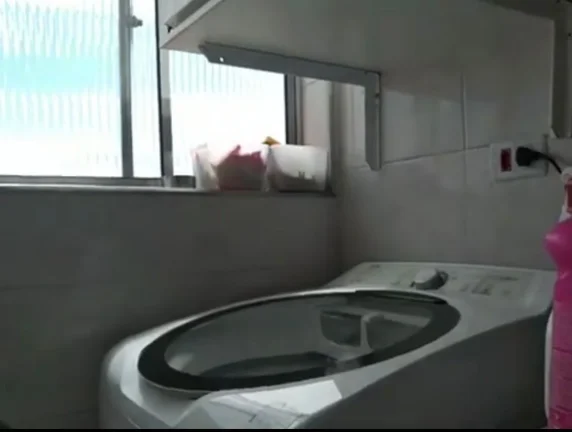 Imagem Excelente apartamento, bem ventilado, 1 dormitório com piso laminado, living para 2 ambientes, banh...