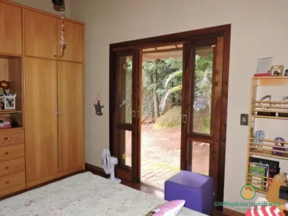 Imagem Chác Vale do Rio Cotia - Muito espaço, em rua fechada e muito tranquila!