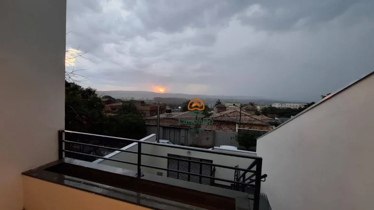 Imagem Casa com 3 dormitórios à venda, 126 m² por R$ 690.000,00 - Lundceia - Lagoa Santa/MG