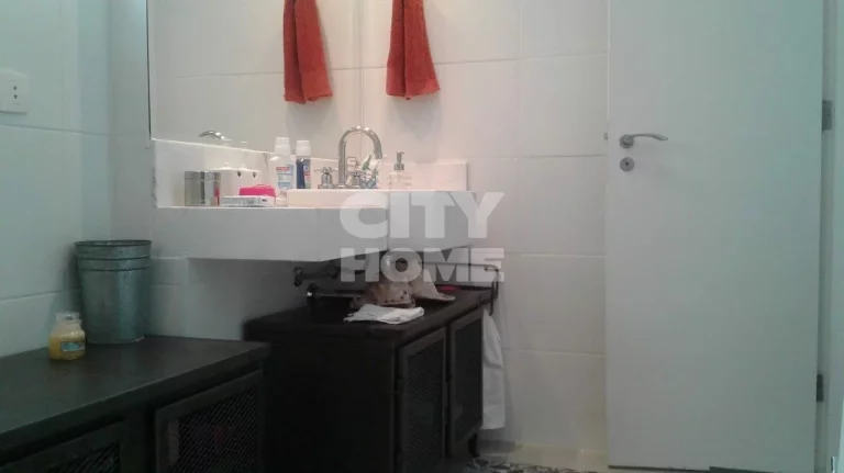 Imagem Apartamento com 117m2, 3 dormitórios ( 1 suíte ), 3 banheiros e 2 vagas na garagem. Apartamento re...