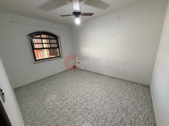 Imagem Casa térrea em condomínio locação fixa, 2 quartos + edícula, Praia Linda