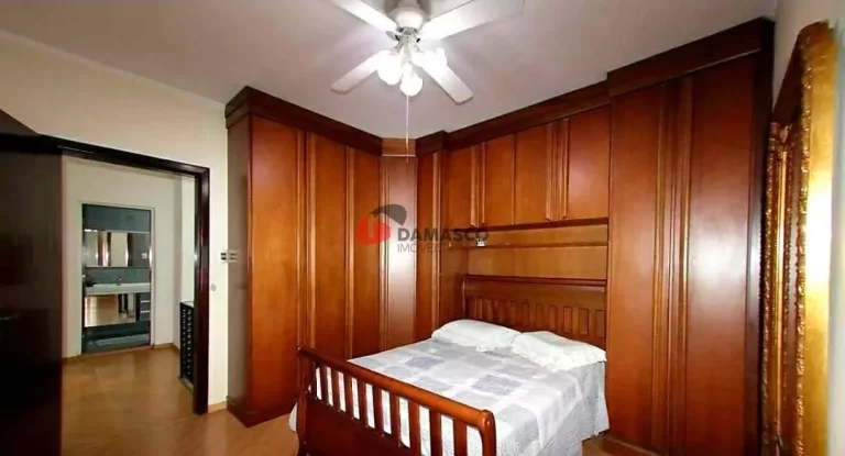 Imagem Sobrado à venda 2 Quartos, 1 Suite, 2 Vagas, 238M², Barcelona, São Caetano do Sul - SP