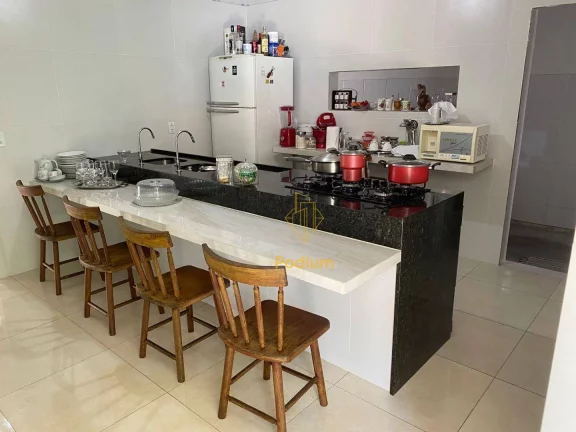 Imagem Casa com dois pavimentos em localização privilegiada no Portal do Sol - CA0071