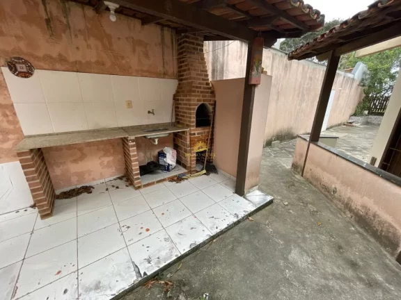 Imagem Encantadora casa duplex em Meaípe, Guarapari, ES! 4 quartos, sendo 1 suíte, 2 vagas de garagem. Lo...