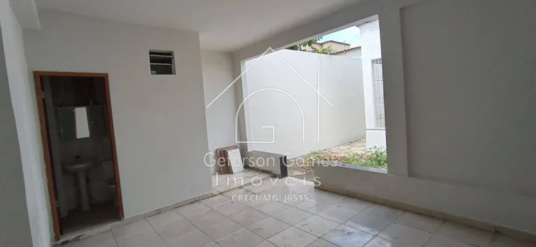 Imagem Casa à venda com 03 Quartos - Jardins - Mantena - MG