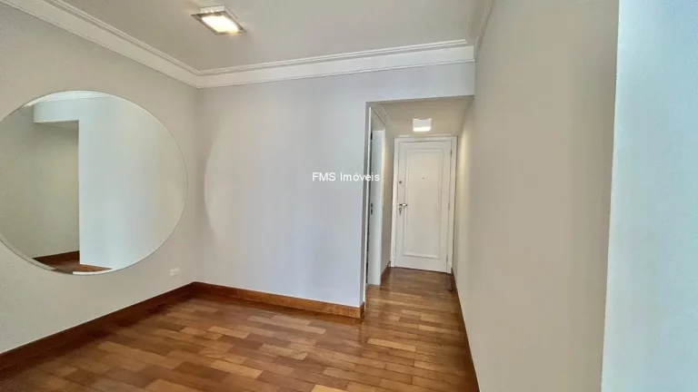 Imagem Apartamento para locação em Moema com 2 quartos, 1 suíte e 2 vagas de garagem