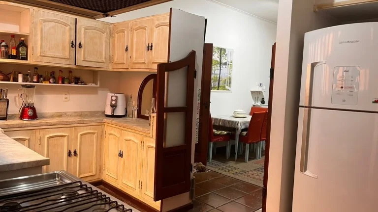 Imagem Casa Alto de Pinheiros - 400M², 4 Dorms, 2 Suítes, 6 Vagas, Alto Padrão.