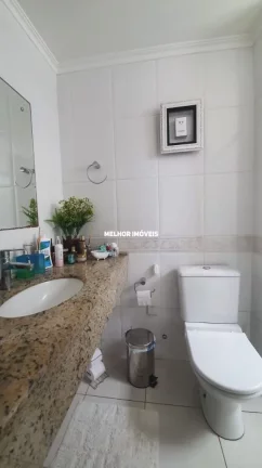 Imagem Apartamento Mobiliado à Venda com 02 Dormitórios sendo 01 Suíte, Sacada com Churrasqueira Localizado na Quadra Mar em Balneário Camboriú - SC
