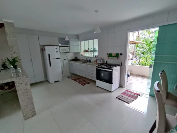Imagem Sobrado com 2 dormitórios à venda, 212 m² por R$ 400.000,00 - Jardim Ikeda - Suzano/SP