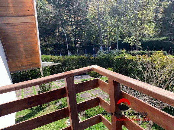 Imagem Casa para Locação Anual na Região do Alto do Capivari em Campos do Jordão.