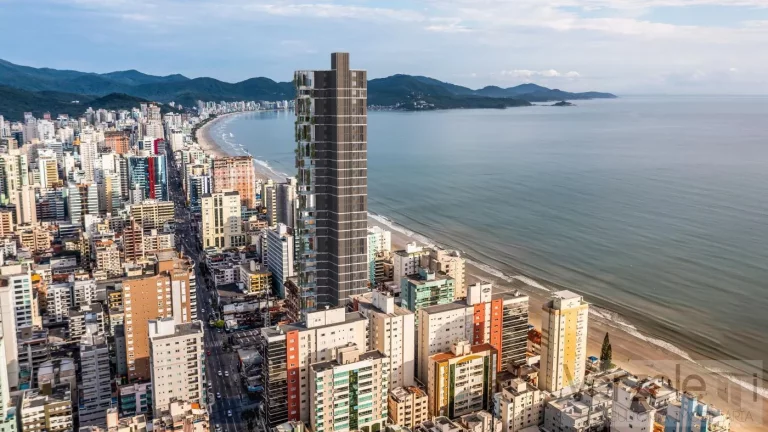 Imagem Apartamento 4 ou + dormitórios para Venda em Itapema / SC no bairro Meia praia