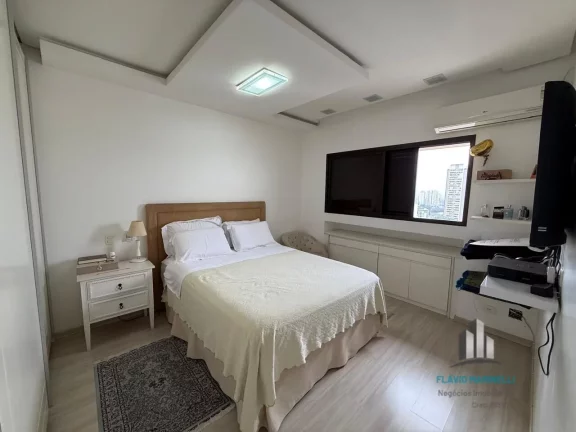 Imagem Apartamento MOBILIADO à Venda com 4 Suítes e 4 Vagas de Garagem