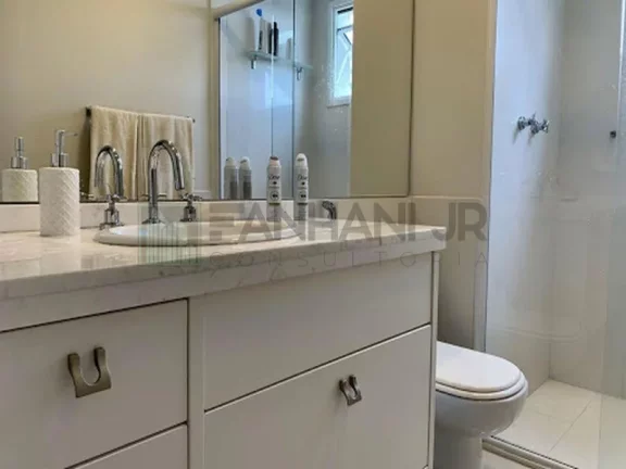 Imagem Vendo apartamento na Vila Nova Conceição. Requinte e muito bom gosto, neste incrível apartamento... São 4 dormitórios, sendo 2 suítes. O piso de ma