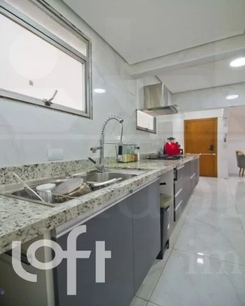 Imagem Apartamento reformado em Higienópolis com 2 quartos ( 1 suíte ) e 2 vagas, 81m²