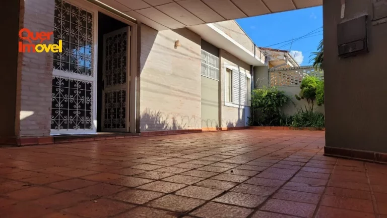 Imagem Casa Residencial e Comercial de 3 quartos no Jardim São Luiz, Ribeirão Preto-SP 3 suítes, 3 salas, 3 banheiros, 4 vagas de garagem Quer Imóvel Negócios Imobiliários