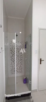 Imagem Sobrado com piscina 3 quartos 2 suítes próximo a praia em Praia Grande