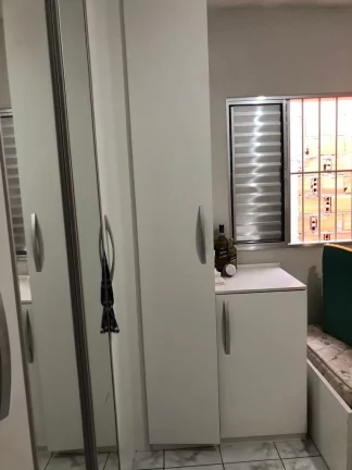 Imagem Sobrado Vila Alpina - 250 m² - 4 Dormitórios - 1 Suíte - Quintal com churrasqueira - 2 Vagas - Portão eletrônico.