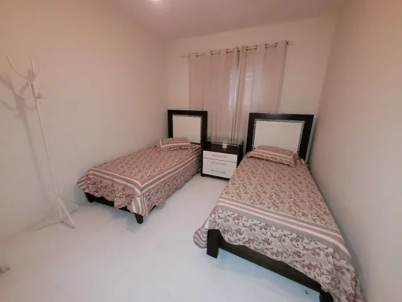 Imagem APARTAMENTO AMPLO, 1ª QUADRA NA PRAIA, COM 3 DOMITÓRIOS, SENDO 1 SUÍTE, 1 VAGA PARA AUTO