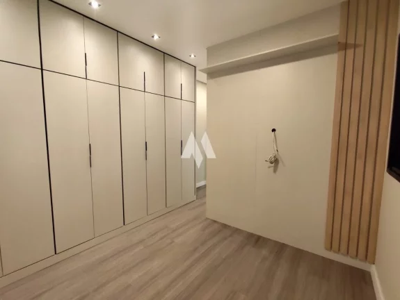 Imagem Cobertura Penthouse à venda com 3 dormitórios, Spa privativo e Vista para o mar no bairro da Pompéia em Santos/SP