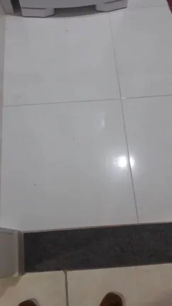 Imagem Apartamento com 2 quartos sendo 1 suíte, sala 2 ambientes com sacada, cozinha planejada, banheiro c...