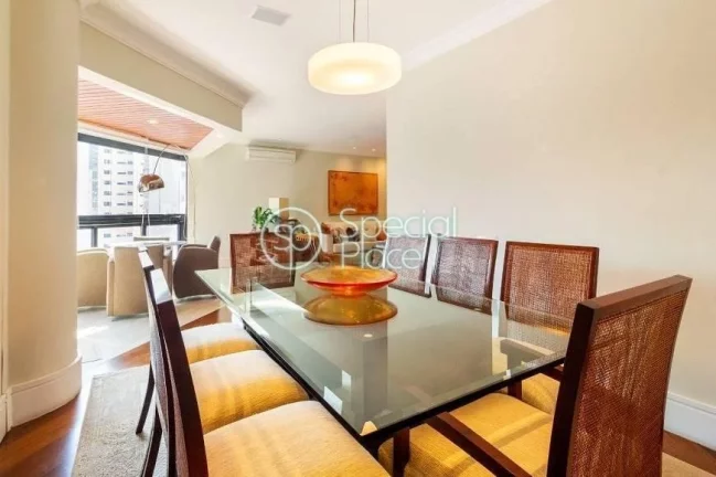 Imagem Apartamento com 180m² em Moema Pássaros. Living integrado à varanda envidraçada, sala de almoço...