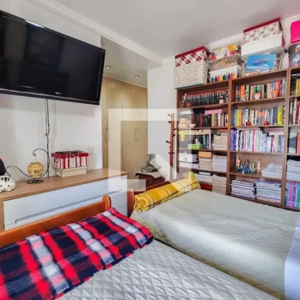 Imagem Imperdível: Casa à venda no Centro de São Bernardo do Campo-SP, com 3 quartos, 3 suítes e 4 vagas de garagem!