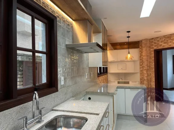 Imagem Casa a venda 305 m² com 4 suítes por R$ 2.988,000 - Alphaville 11