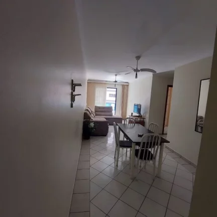 Imagem Este charmoso apartamento, totalmente mobiliado, oferece o equilíbrio perfeito entre conforto, praticidade e localização privilegiada. A poucos passos da praia – apenas 160 metros – conta com uma linda piscina. Agende sua visita e venha conhecer!