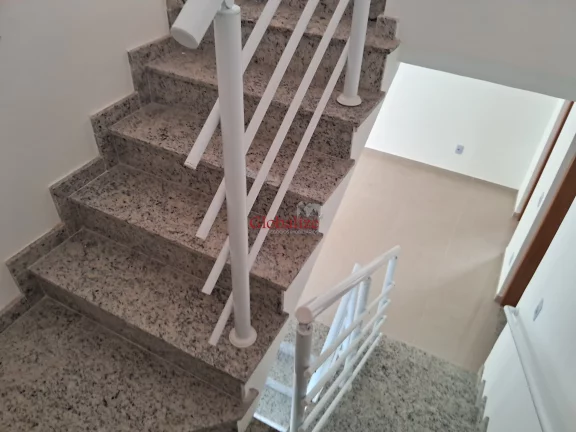 Imagem Sobreposta Alta em Santos na Ponta da Praia com 3 suítes, 2 Vagas e Churrasqueira à Venda por R$ 1.015.000,00
