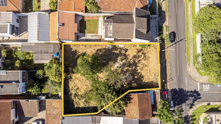 Imagem Terreno à Venda em Novo Mundo - Curitiba/PR