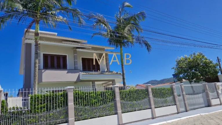 Imagem Imperdível: Casa à venda em Florianópolis-SC, Ingleses! 4 quartos, 1 suíte, 2 salas, 3 banheiros, 3 vagas, 240m².