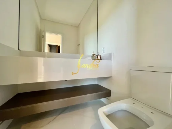 Imagem Sobrado em condomínio fechado com 04 suites mobiliada e decorada