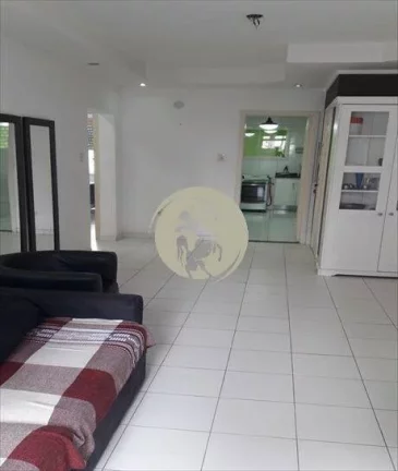 Imagem PARA INVESTIDORES! APARTAMENTO COM ELEVADOR, A 1 QUADRA DA PRAIA DO EMBARE. MUITO ABAIXO AO VALOR DE...