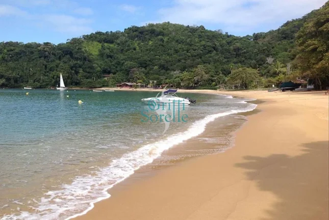 Imagem Casa Mobiliada à venda na Praia do Flamengo - Ubatuba/SP.