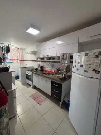 Imagem Apartamento com 2 dormitórios à venda, 73 m² por R$ 325.000,00 - Estação - São Pedro da Aldeia/RJ