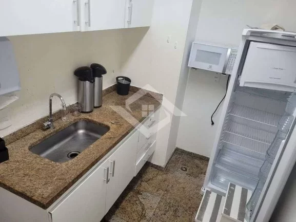Imagem Andar Corporativo de 581m² para Aluguel Próximo ao Metrô –