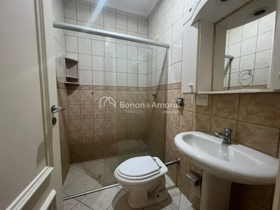 Imagem Linda casa de alto padrão, recém reformada! A residência possui living para vários ambientes, sa...