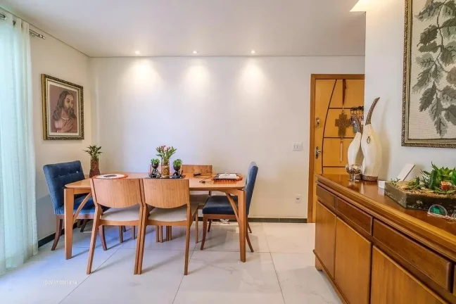 Imagem Imóvel amplo à venda com 3 quartos, sendo 1 suíte, e 2 banheiros no total. Este imóvel está bem...