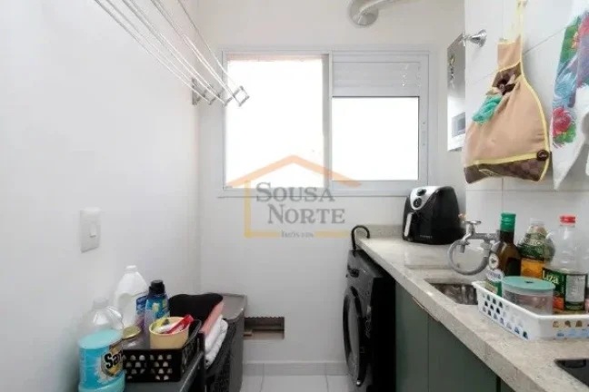 Imagem Apartamento de 52m² com 2 dormitórios, um com armário, 1 banheiro, sala para dois ambientes com s...