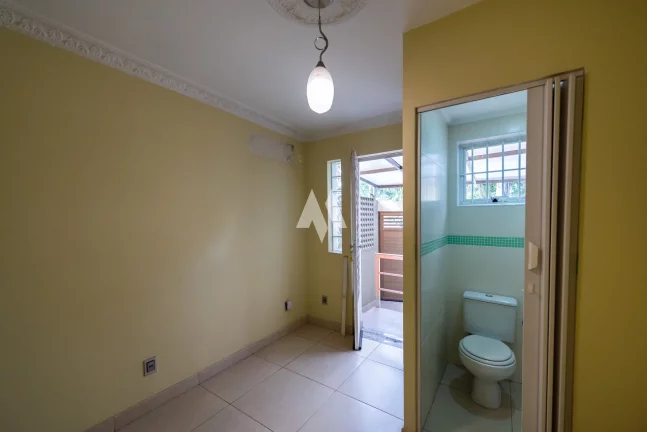 Imagem Casa Padrão para locação comércio no bairro do Macuco em Santos