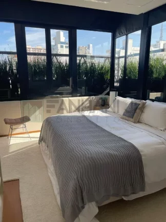 Imagem Venha se encantar com esta incrível cobertura/loft moderna, localizada em um dos bairros mais nobres de São Paulo, no Jardins! Com um design sofisti