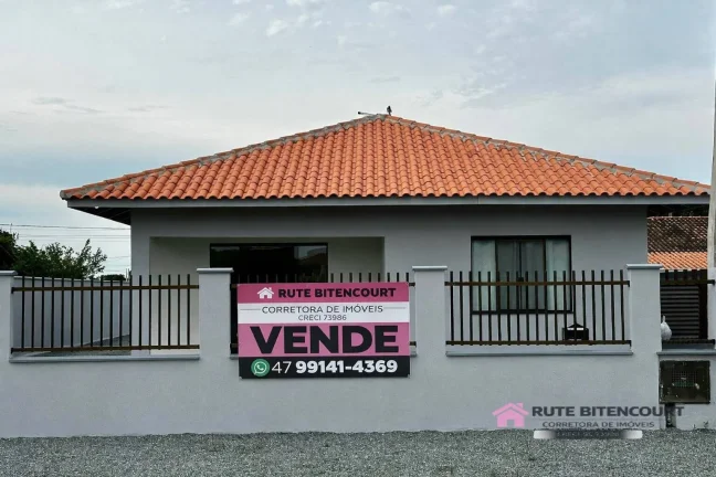 Excelente Casa Em Alvenaria Mobiliada - Salinas- Balneário Barra do Sul -SC