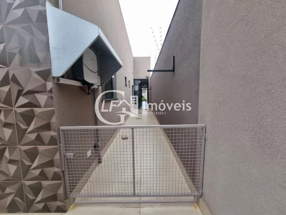 Imagem Impecável casa à venda em Campo Grande-MS, na Vila Jacy: 3 suítes, 2 salas, 4 banheiros, 5 vagas de garagem, 162,76 m² de área.