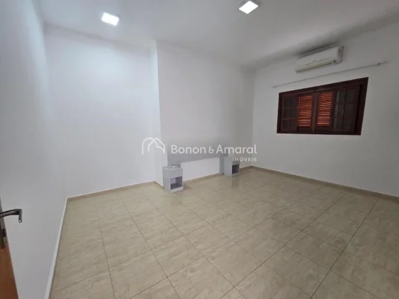 Imagem Esta linda residência une conforto e sofisticação em cada detalhe. São 3 dormitórios, sendo 1 s...