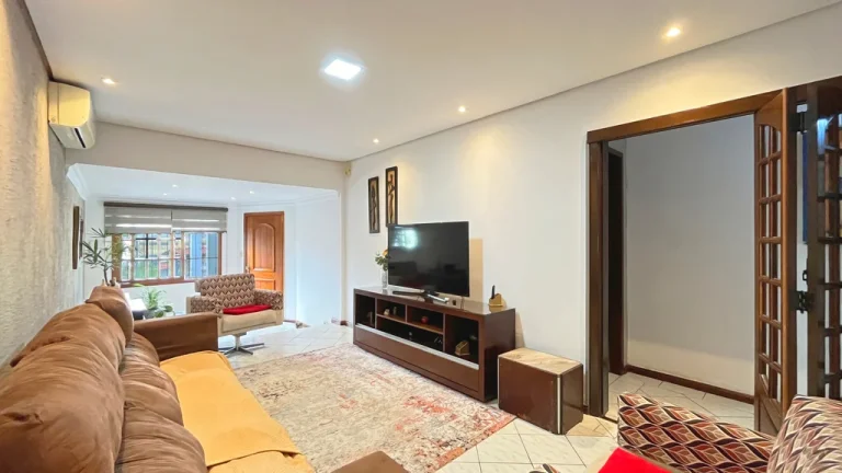 Imagem Casa para venda no bairro Vila Nova em Porto Alegre