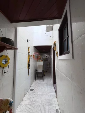 Imagem Casa em condomínio, com 2 suítes, 110 m², Portinho - Cabo Frio